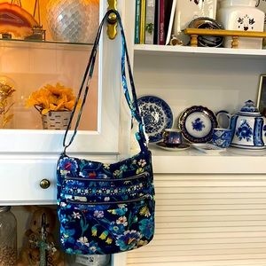 Blue colorful floral Vera Bradley crossbody 💙
